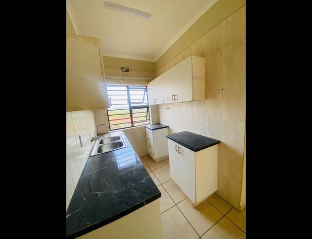 2 BEDROOM PROPERTY TO RENT IN MANABA BEACH